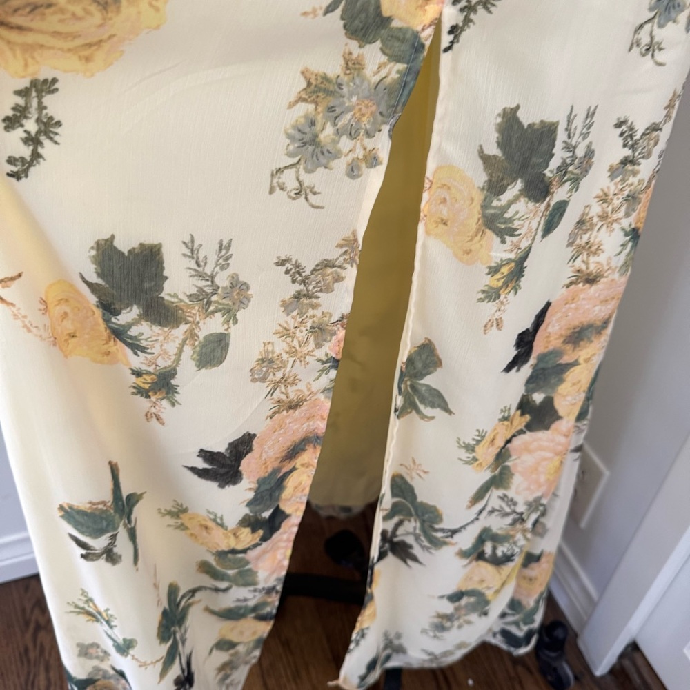 Maxi Dress with Yellow Roses - Picture 7 of 12